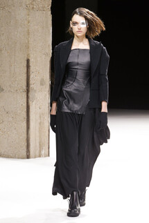 Yohji Yamamoto Fall 2018 Ready-to-Wear , Ёдзи Ямамото осень зима 2018 , Fashion show , неделя моды в Париже , PFW , Mainstyles